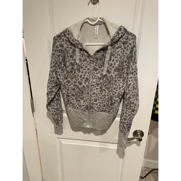 Athleta grey leopard print zip up size XXS - Picture 3 of 4